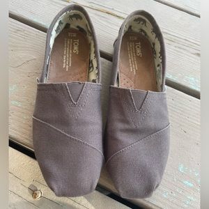 TOMS Women's Classic Core Alpargata Slip-On